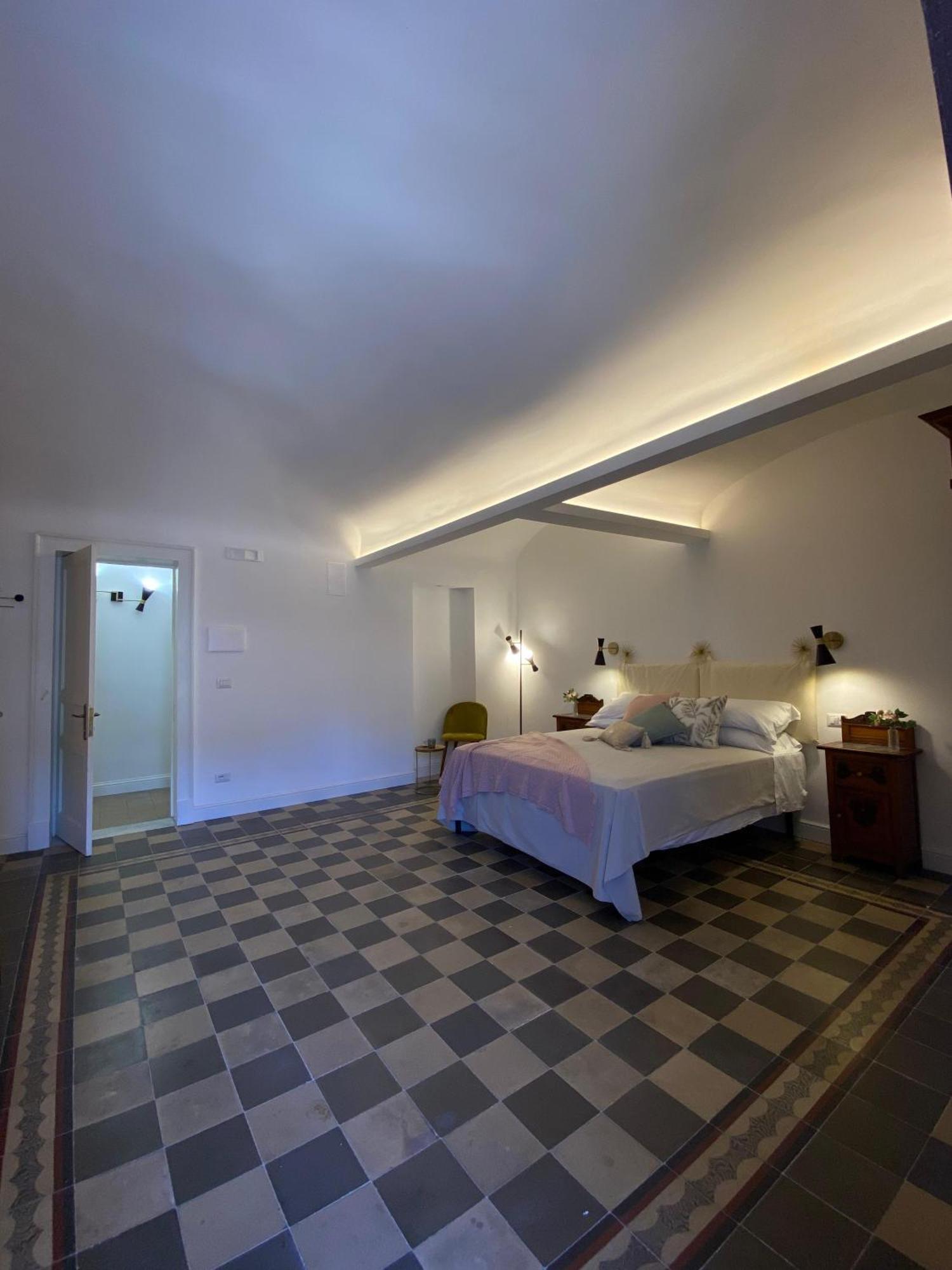 Dimora Dei Minoriti Bed & Breakfast Catania Bagian luar foto