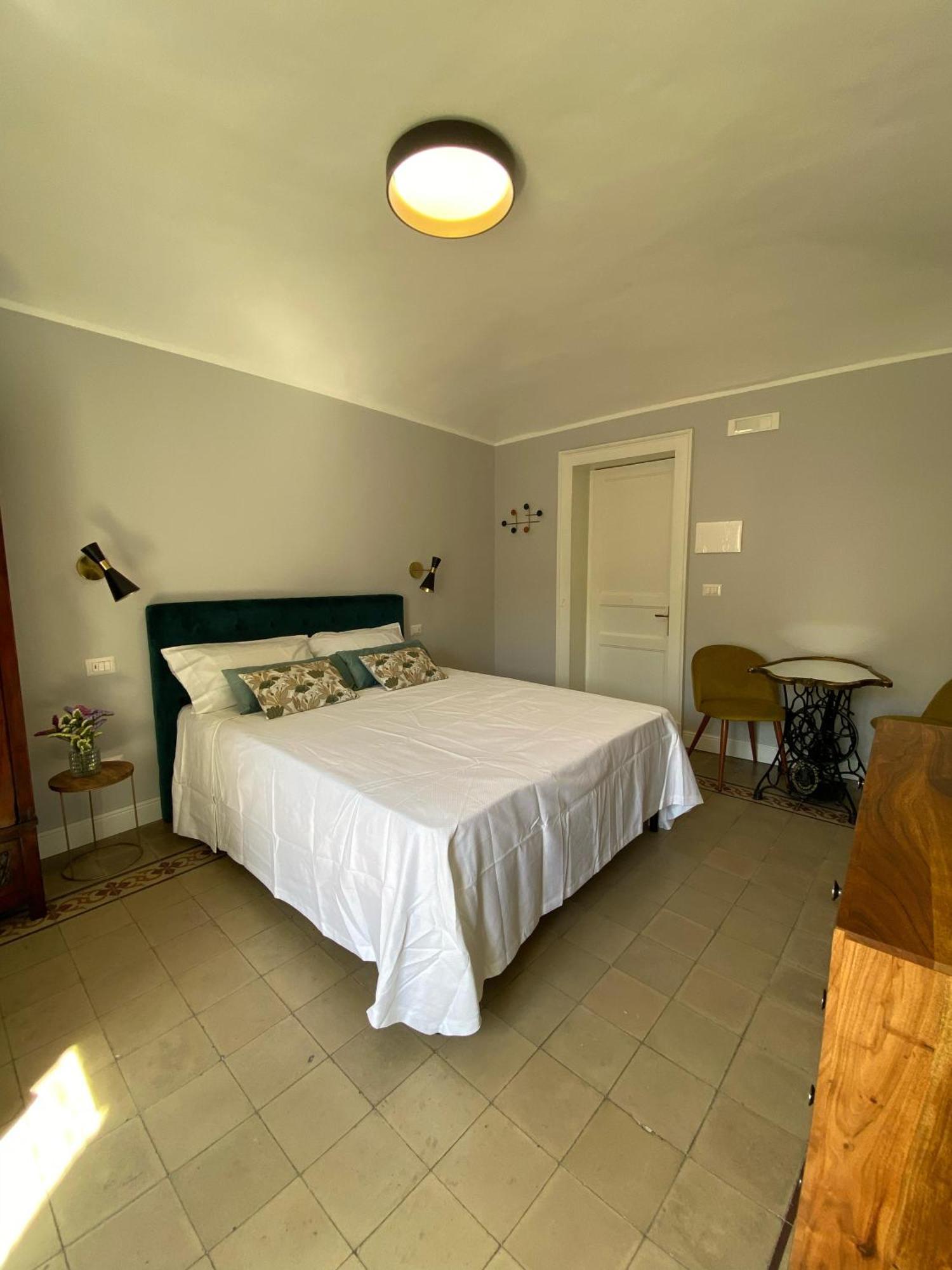 Dimora Dei Minoriti Bed & Breakfast Catania Bagian luar foto